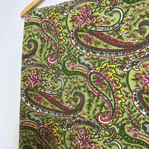 April Cornell Christmas Tree Festive Green/Red Paisley Cotton Tablecloth 57x114 - Picture 8 of 10